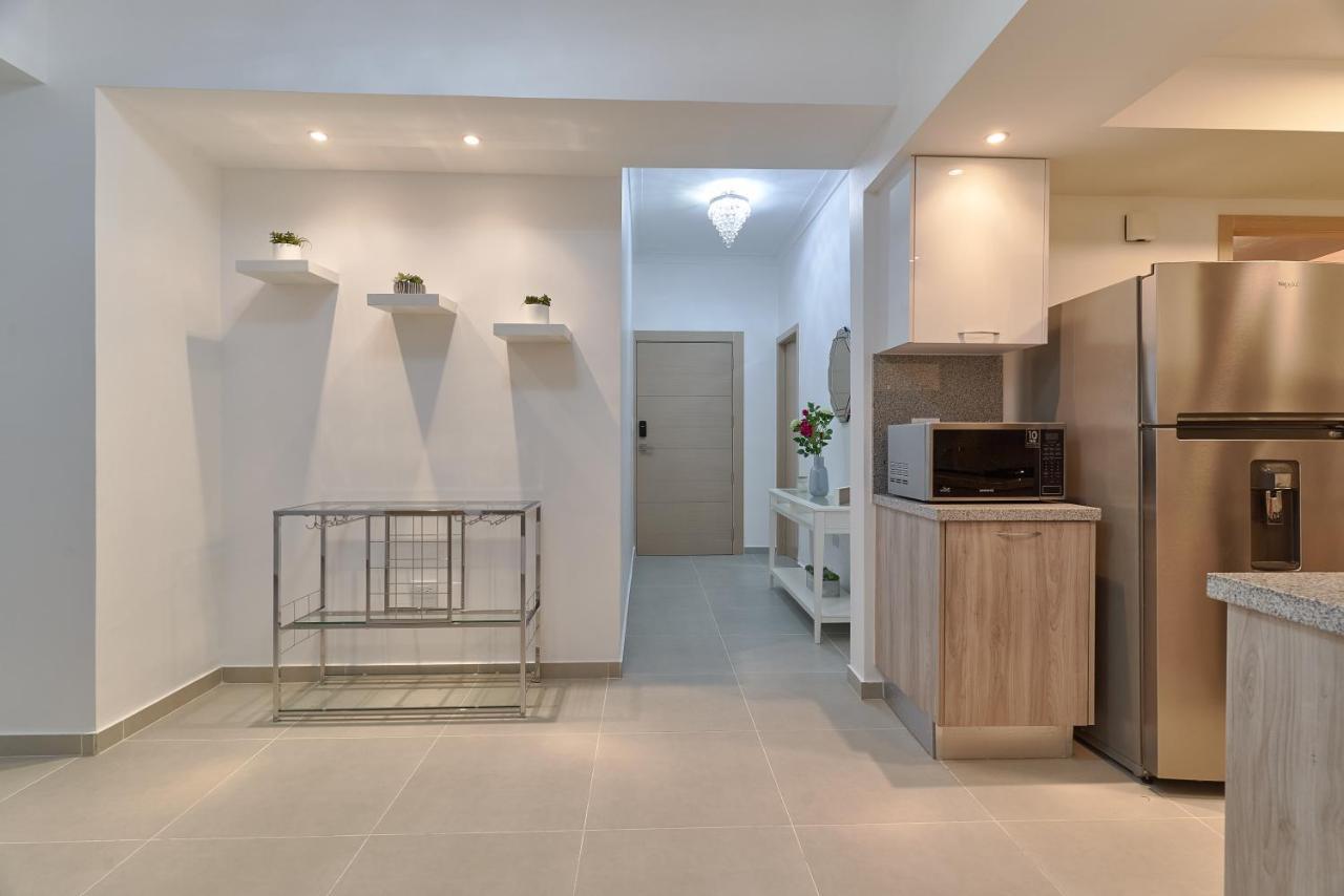 Dom. Rep. Exclusive 2 Bed Apt. Evaristo Morales Santo Domingo Luaran gambar