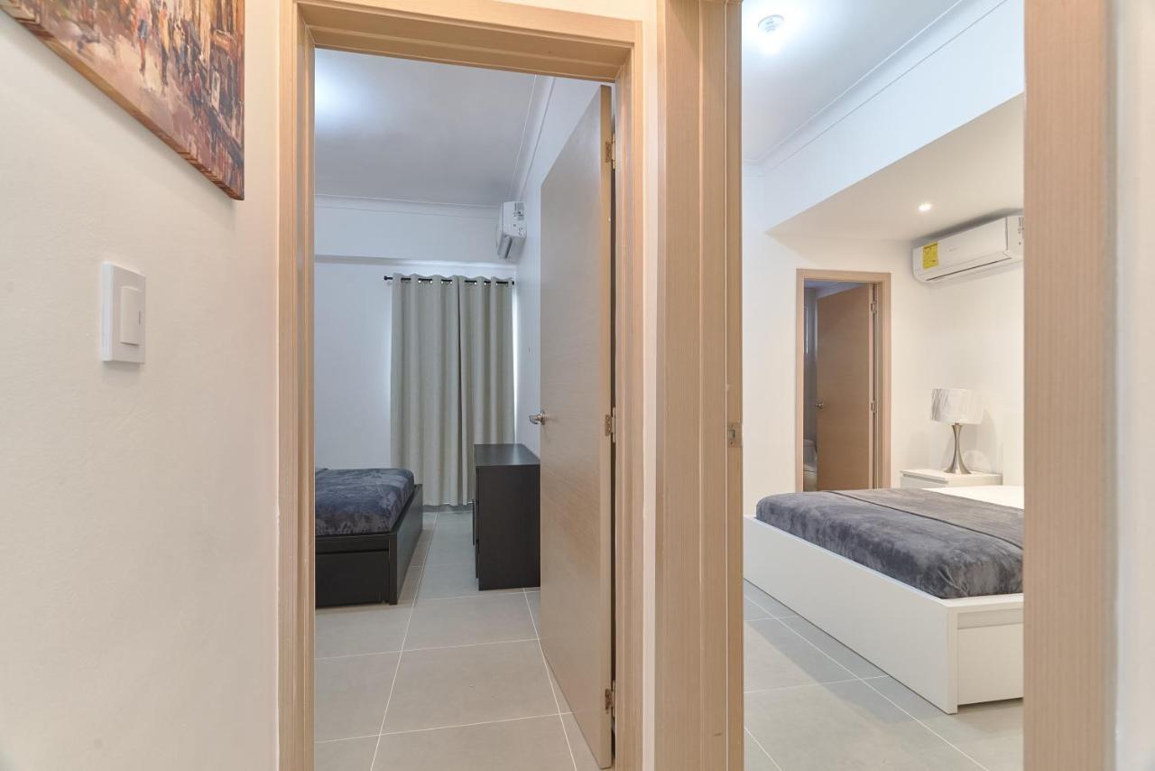 Dom. Rep. Exclusive 2 Bed Apt. Evaristo Morales Santo Domingo Luaran gambar