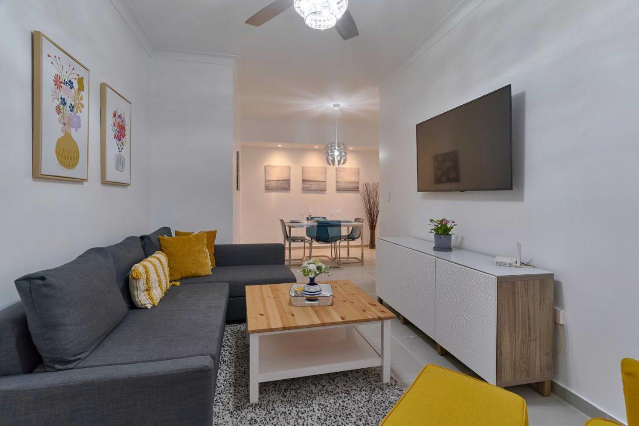 Dom. Rep. Exclusive 2 Bed Apt. Evaristo Morales Santo Domingo Luaran gambar