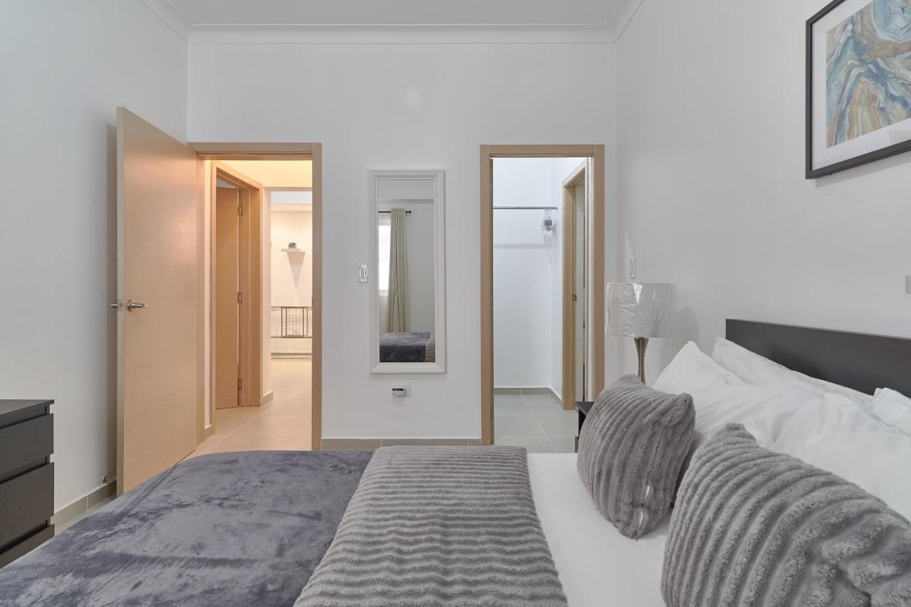 Dom. Rep. Exclusive 2 Bed Apt. Evaristo Morales Santo Domingo Luaran gambar