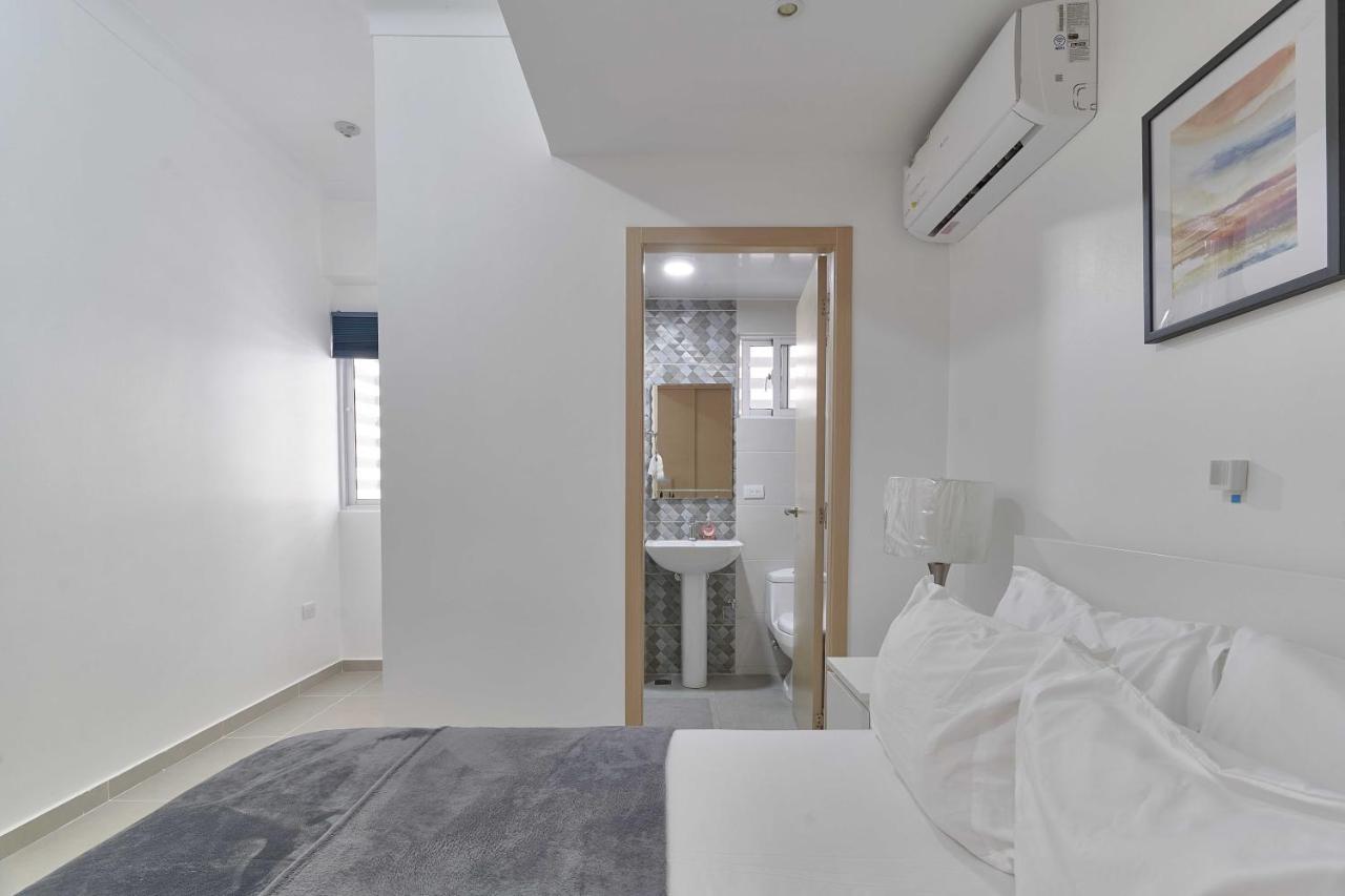 Dom. Rep. Exclusive 2 Bed Apt. Evaristo Morales Santo Domingo Luaran gambar